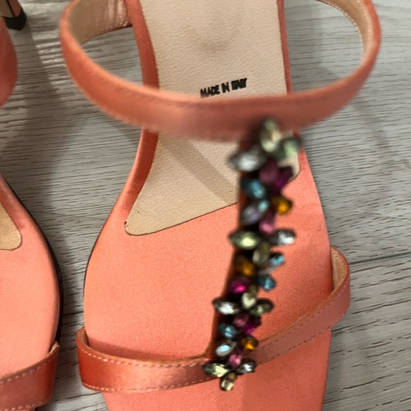 Vera Wang Coral Satin Embellished Heeled Sandals Size 5 Made in Italy - Picture 11 of 12